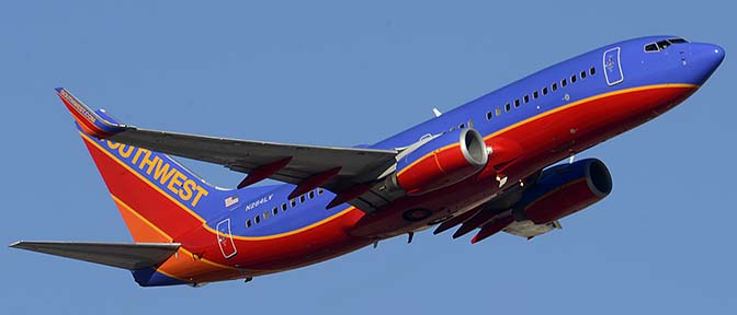 Southwest Boeing 737-7H4 N264LV, Phoenix Sky Harbor, December 2, 2015